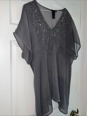 Sheer Beaded V-Neck Tunic Top in Gray